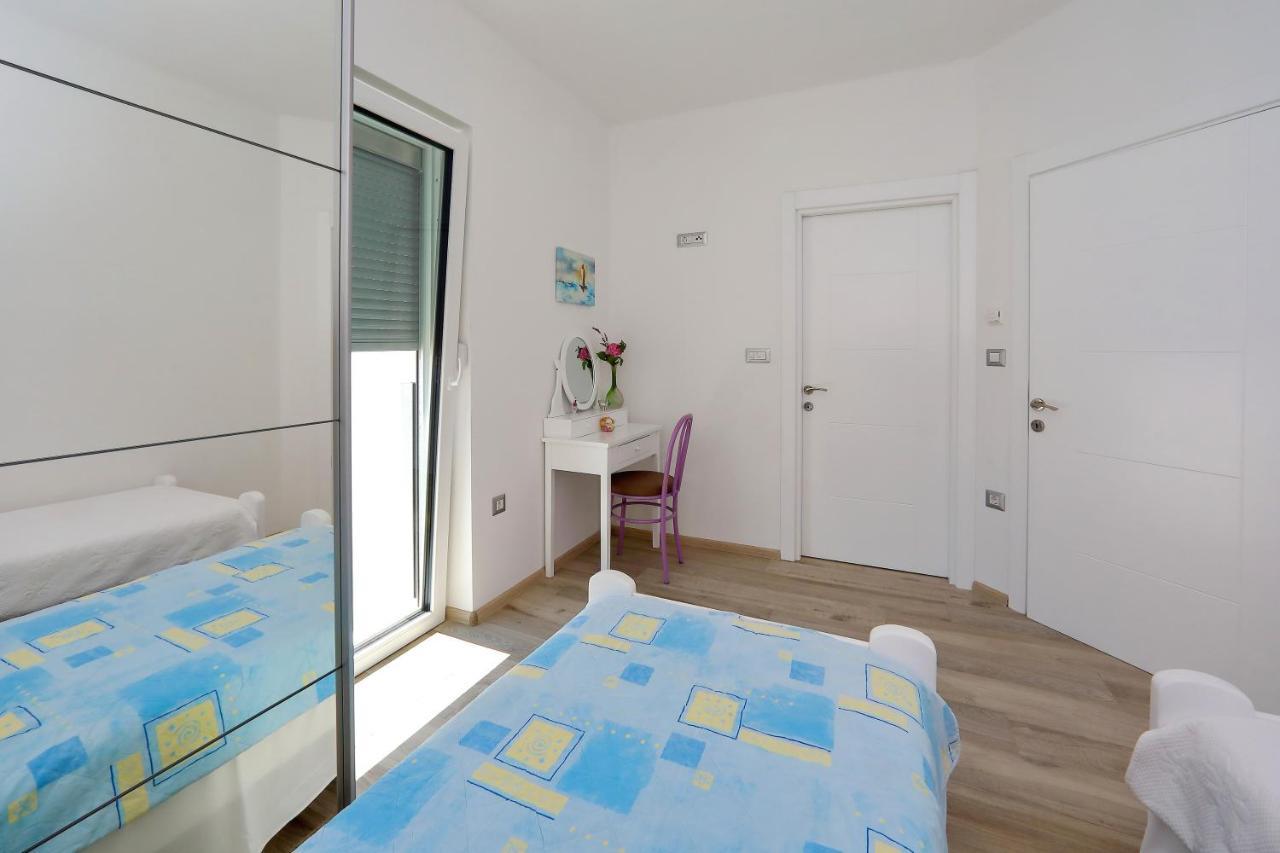 Apartmani Marina S Pogledom, Sukošan Extérieur photo