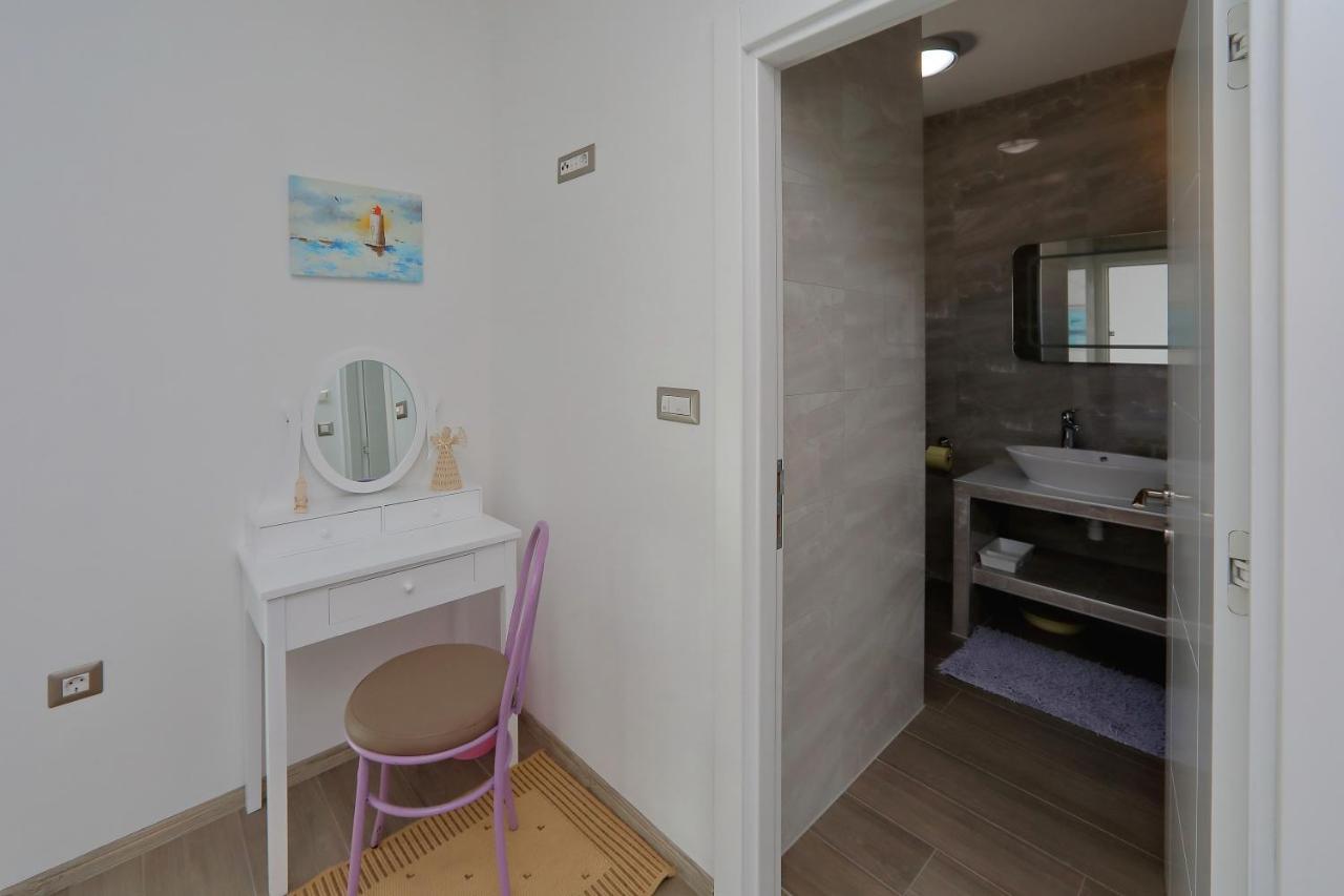 Apartmani Marina S Pogledom, Sukošan Extérieur photo