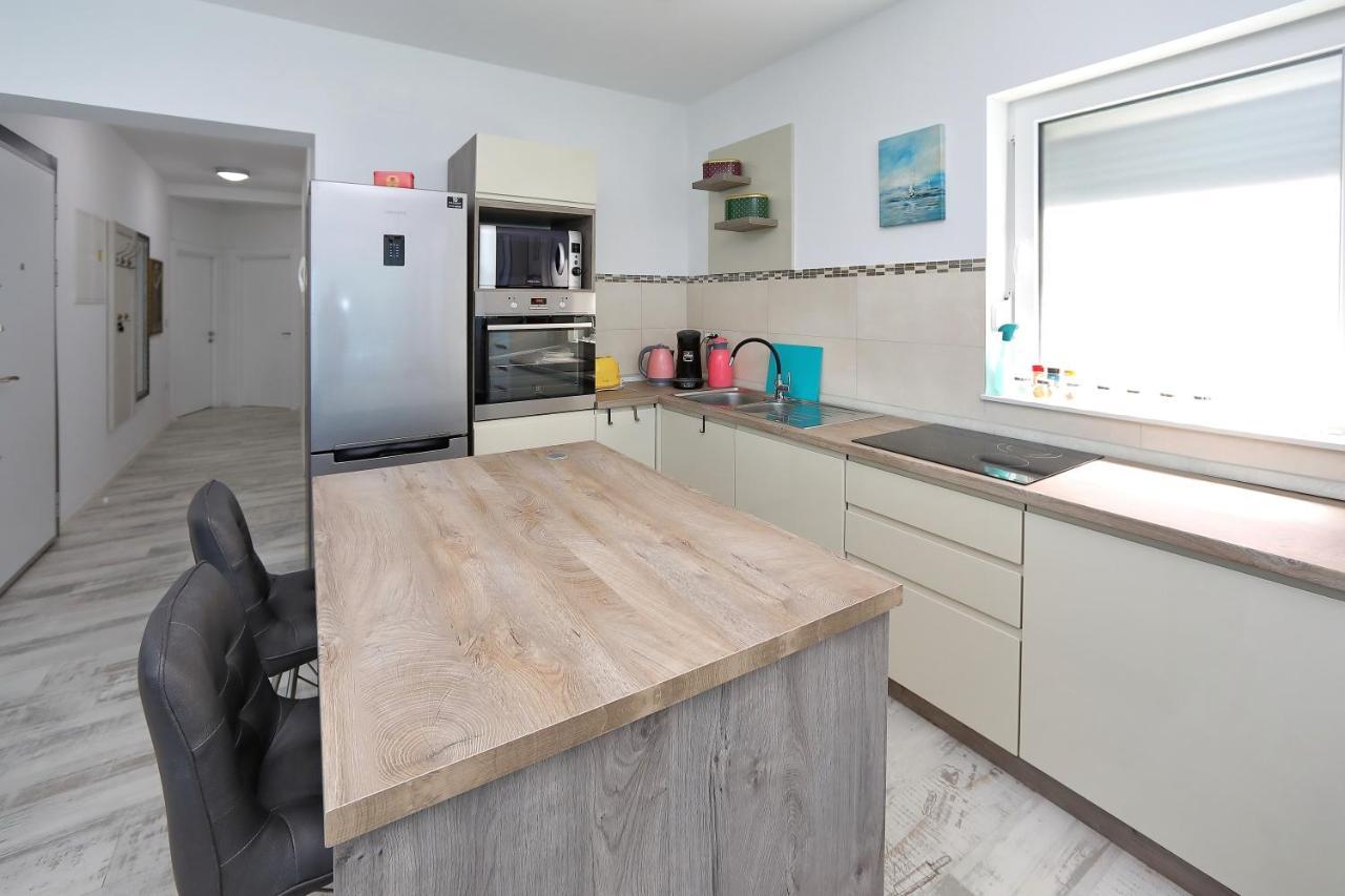 Apartmani Marina S Pogledom, Sukošan Extérieur photo